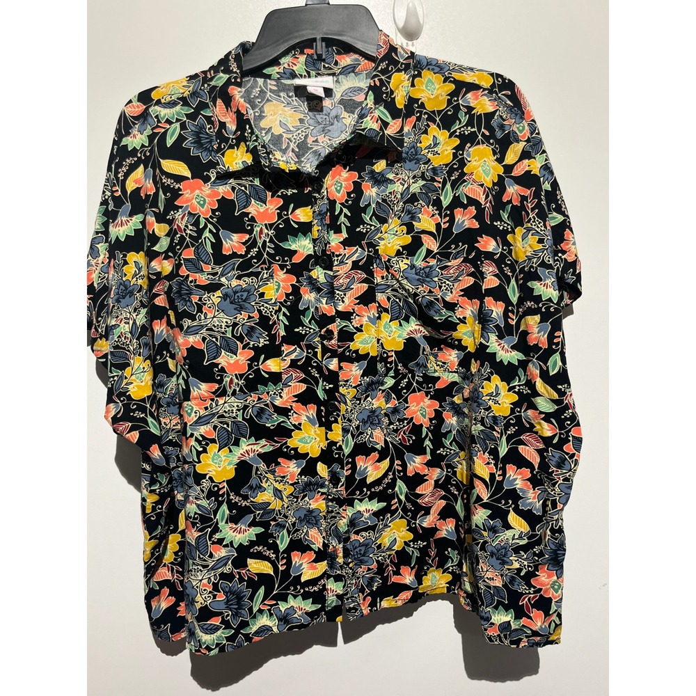 LuLaRoe Valentina Womens Medium Black Floral Button Down Short Sleeve Shirt